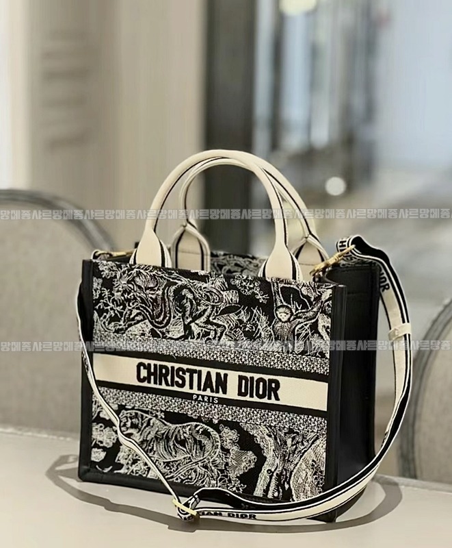 디올북토트백20260403-093546-018루.jpg