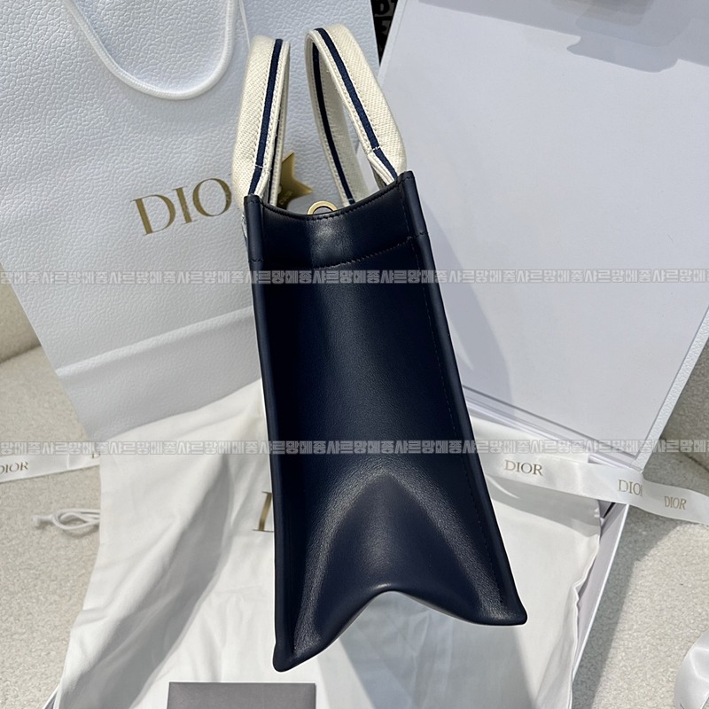 디올북토트백20260403-093544-003루.jpg