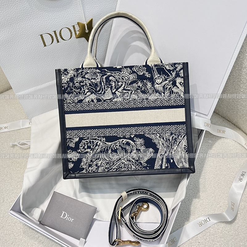 디올북토트백20260403-093543-002루.jpg