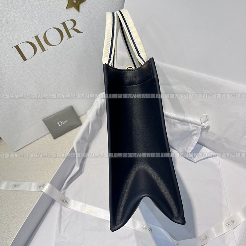 디올북토트백20260403-094313-002루.jpg