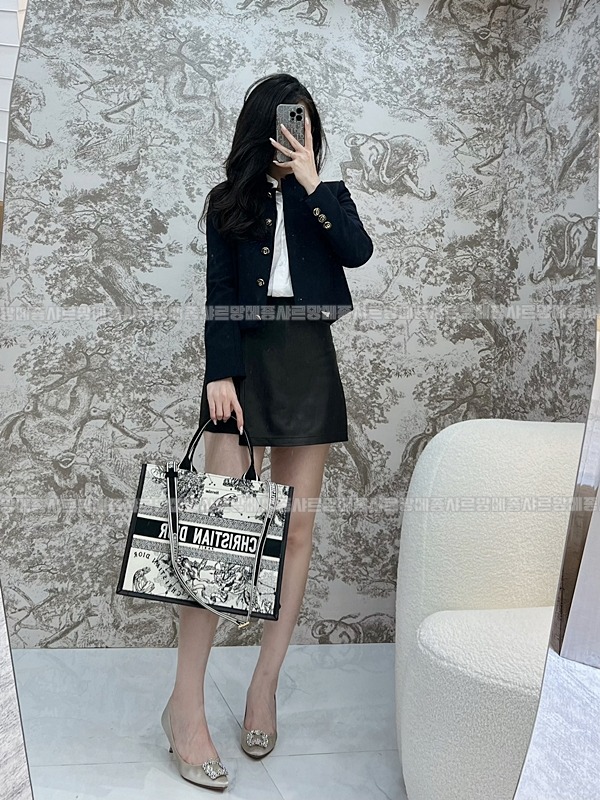 디올북토트백미디움  20260403-100003-025루.jpg