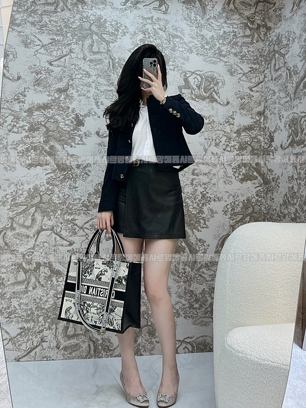 디올북토트백미디움  20260403-100003-026루.jpg