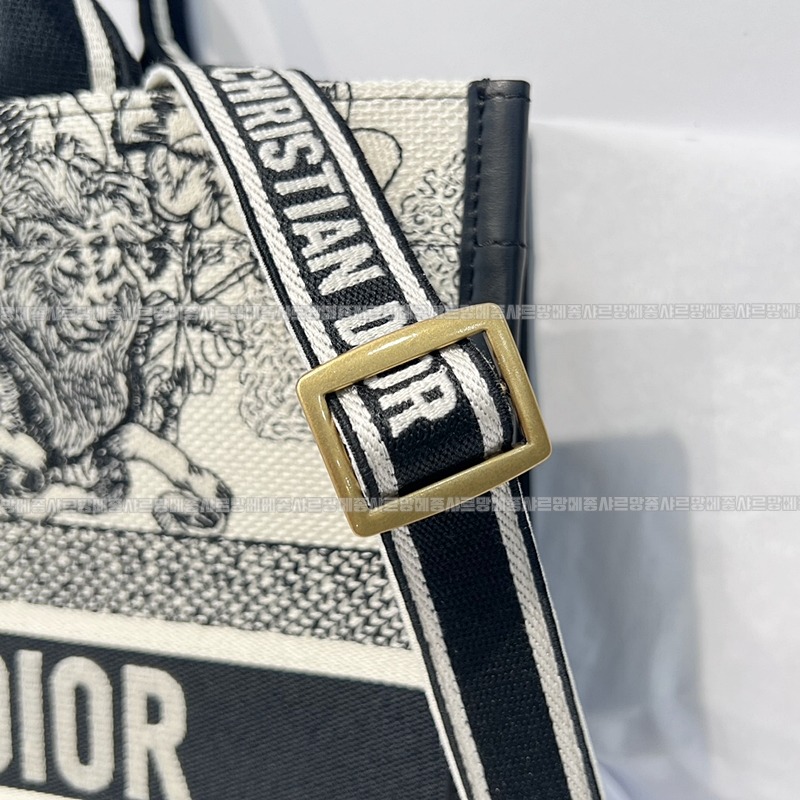 디올북토트백미디움  20260403-100000-006루.jpg