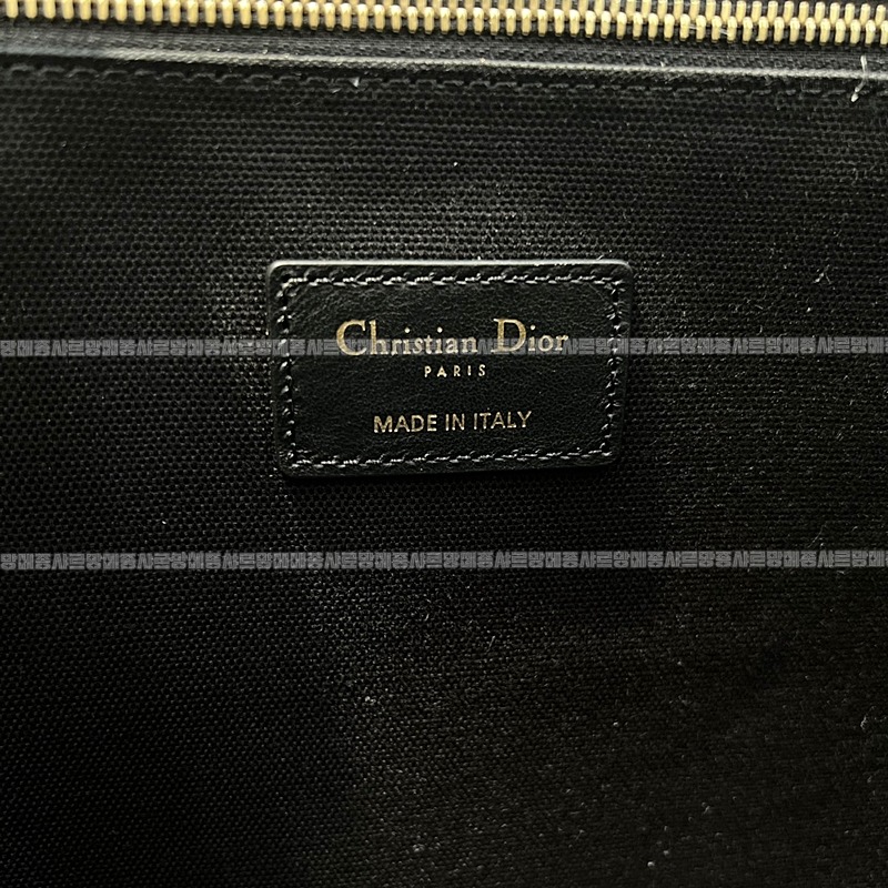 디올북토트백미디움  20260403-100001-009루.jpg