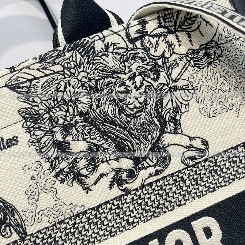 디올북토트백미디움  20260403-100001-010루.jpg