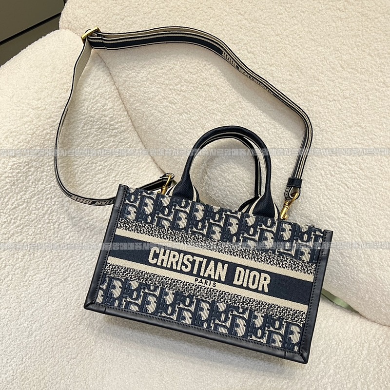 디올이스트웨스트토트백  20260403-101050-002루.jpg