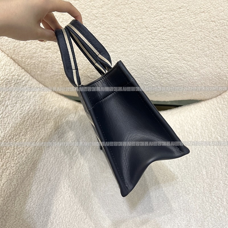 디올이스트웨스트토트백  20260403-101050-004루.jpg