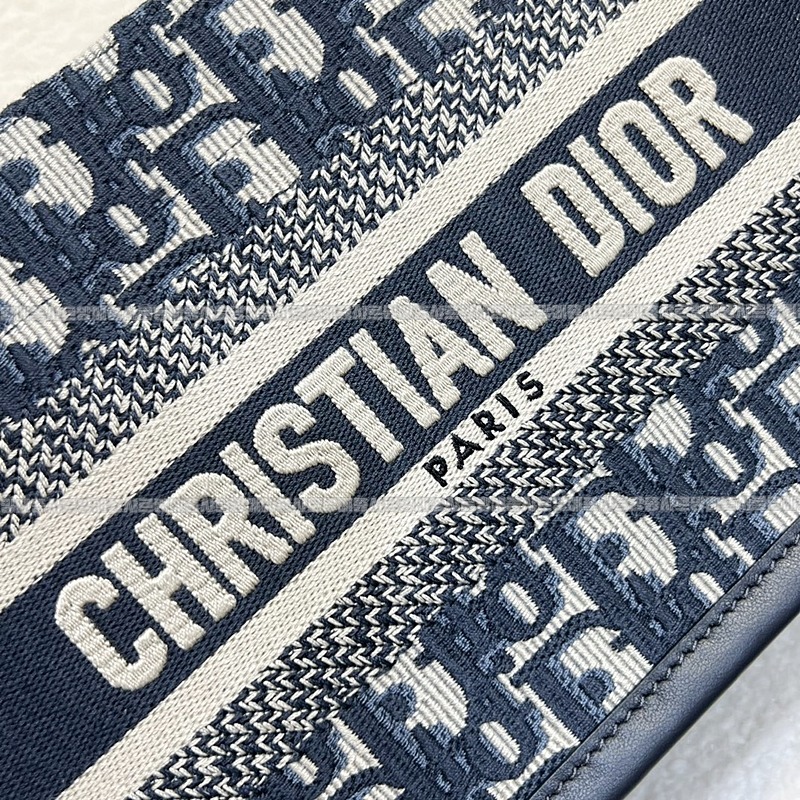 디올이스트웨스트토트백  20260403-101051-008루.jpg