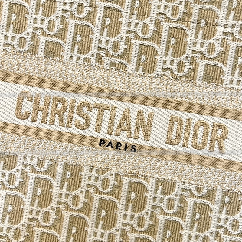 디올북토트백스몰  20260403-102316-005루.jpg