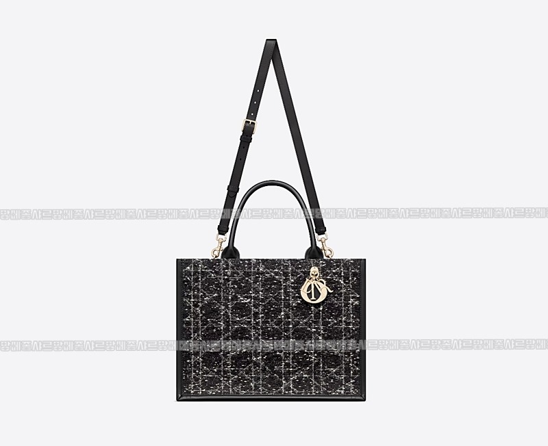 디올북토트백미디움  20260403-102946-015루.jpg