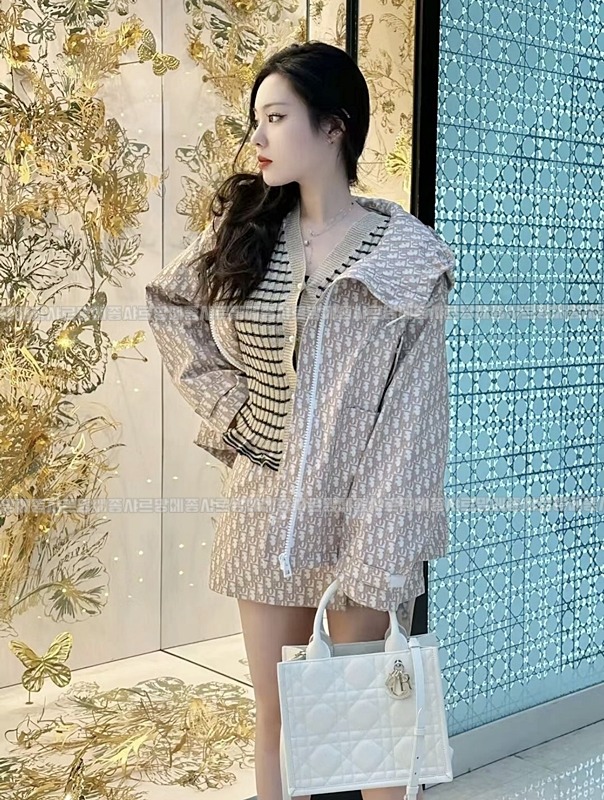 디올북토트백스몰  20260403-104415-018루.jpg