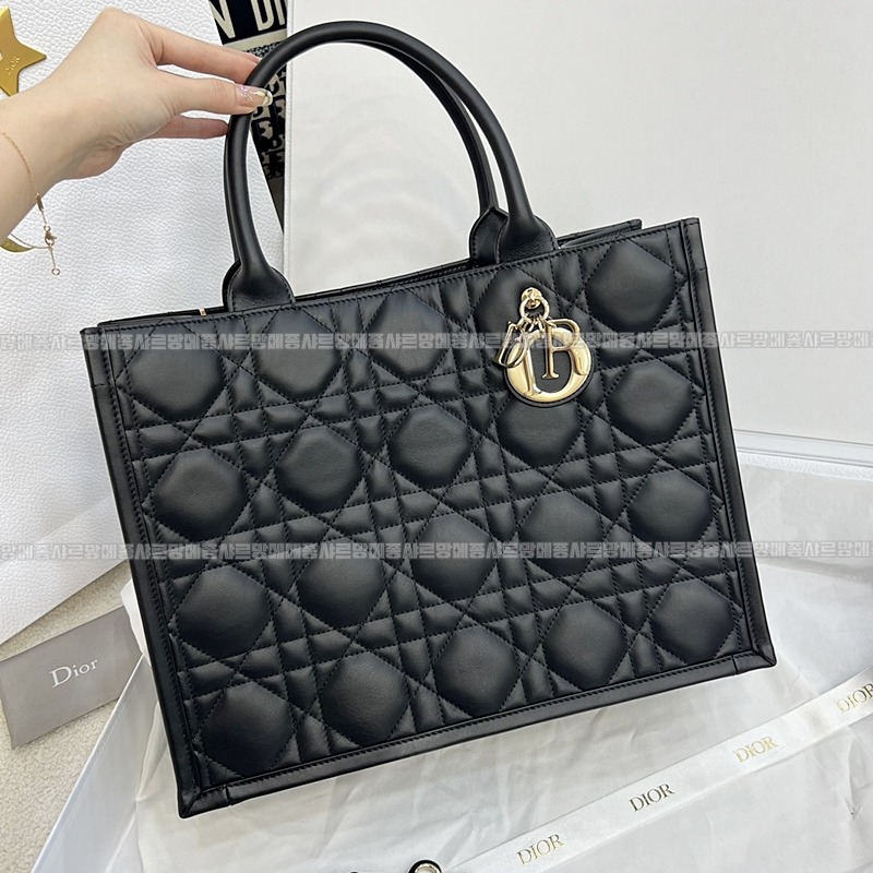 디올북토트백미디움  wsxc1775227652661_0루.jpg