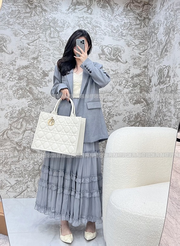 디올북토트백미디움  wsxc1775227679805_0루.jpg