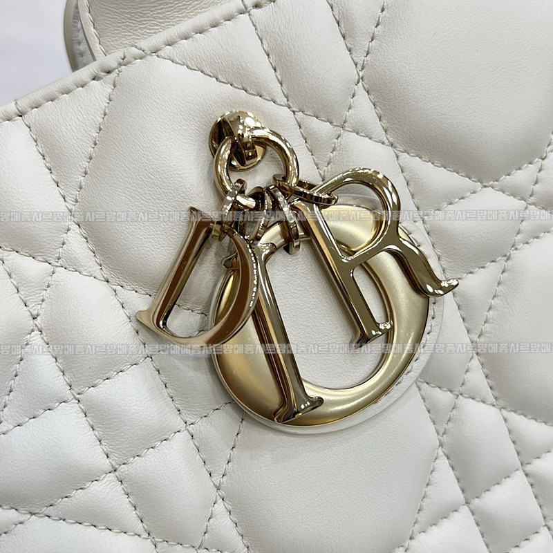 디올북토트백미디움  wsxc1775227665357_0루.jpg