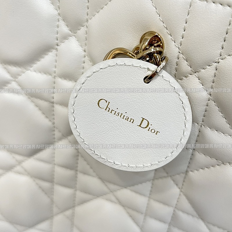 디올북토트백미디움  wsxc1775227665357_1루.jpg