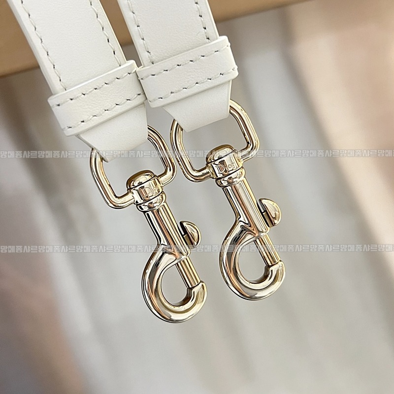 디올북토트백미디움  wsxc1775227665659_5루.jpg