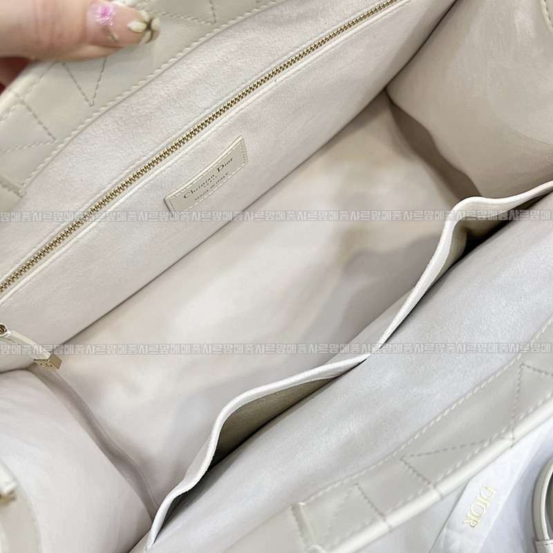 디올북토트백미디움  wsxc1775227665824_7루.jpg