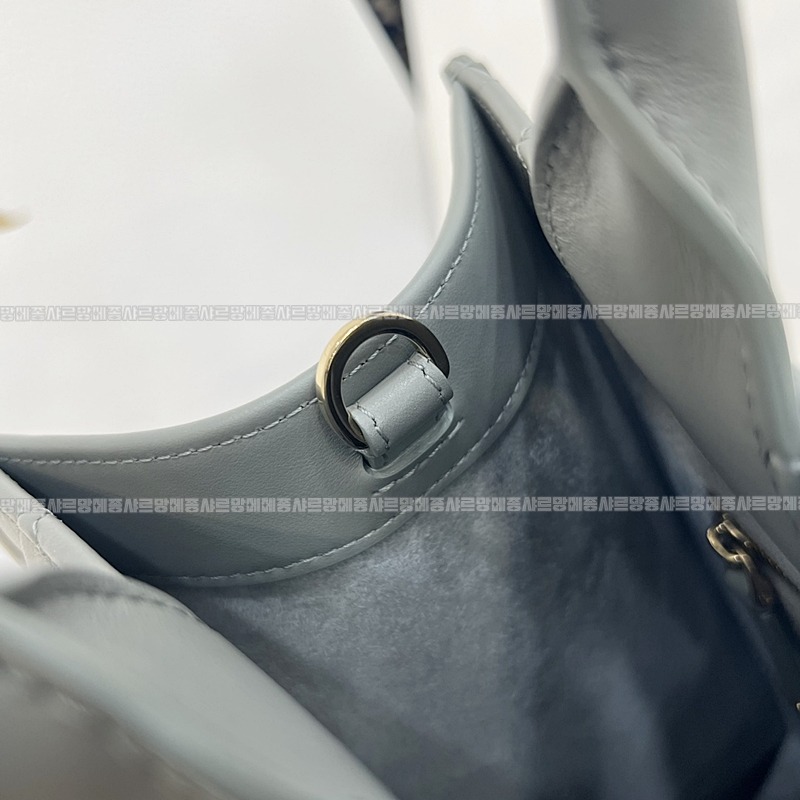 디올북토트백미디움  wsxc1775227730427_2루.jpg