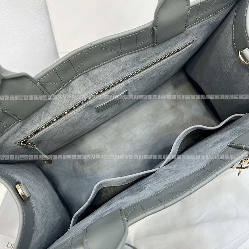 디올북토트백미디움  wsxc1775227730599_5루.jpg