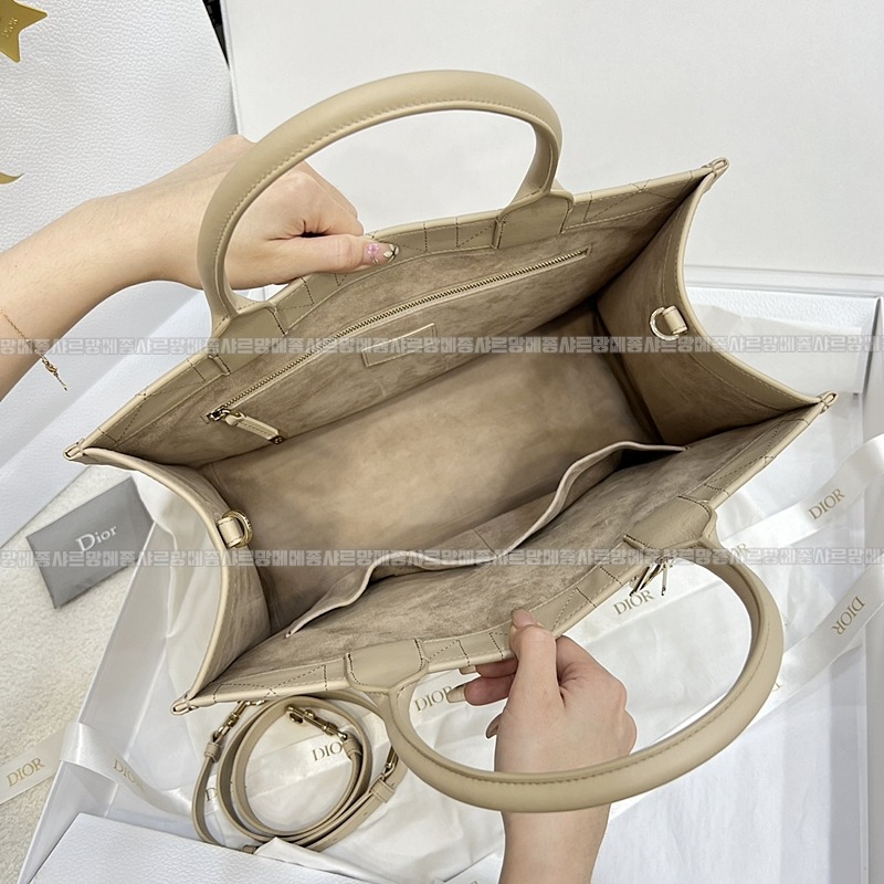 디올북토트백미디움  wsxc1775227791576_5루.jpg