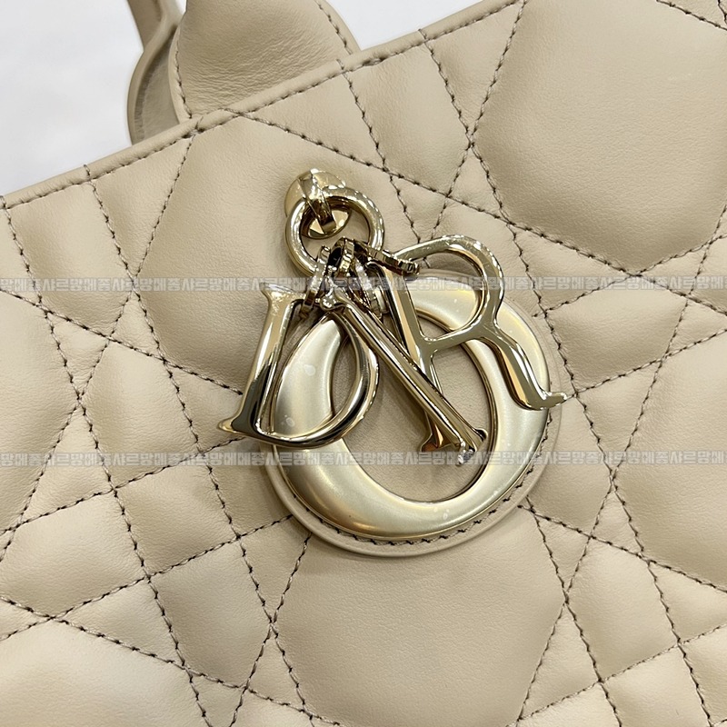 디올북토트백미디움  wsxc1775227793136_0루.jpg