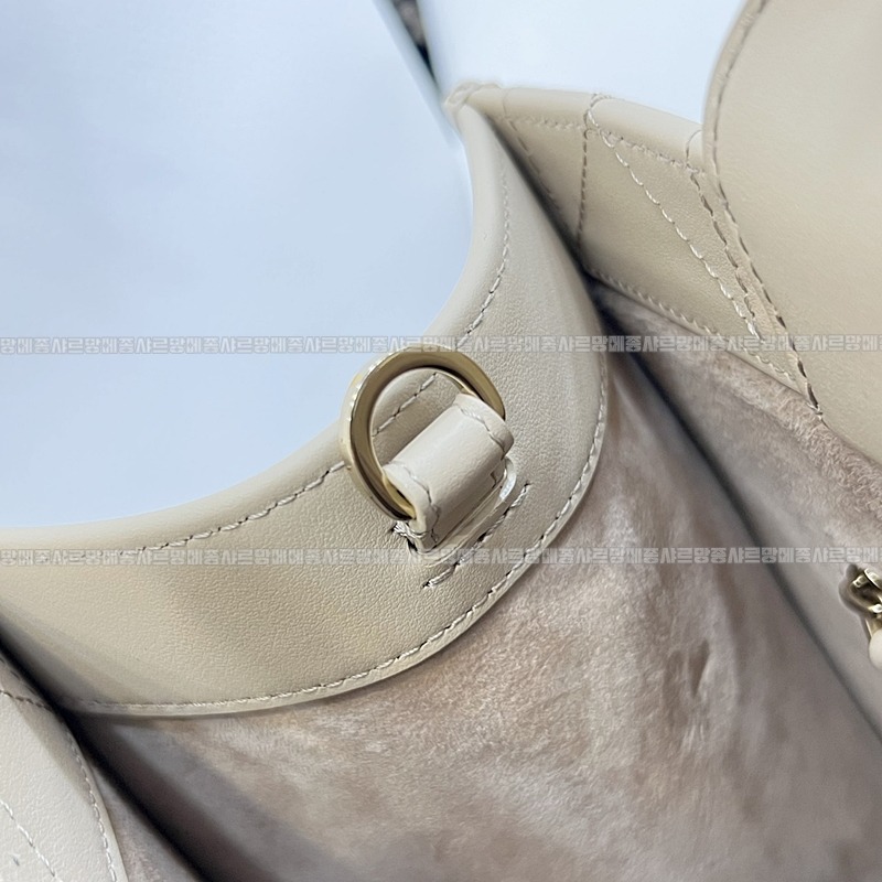 디올북토트백미디움  wsxc1775227793136_2루.jpg