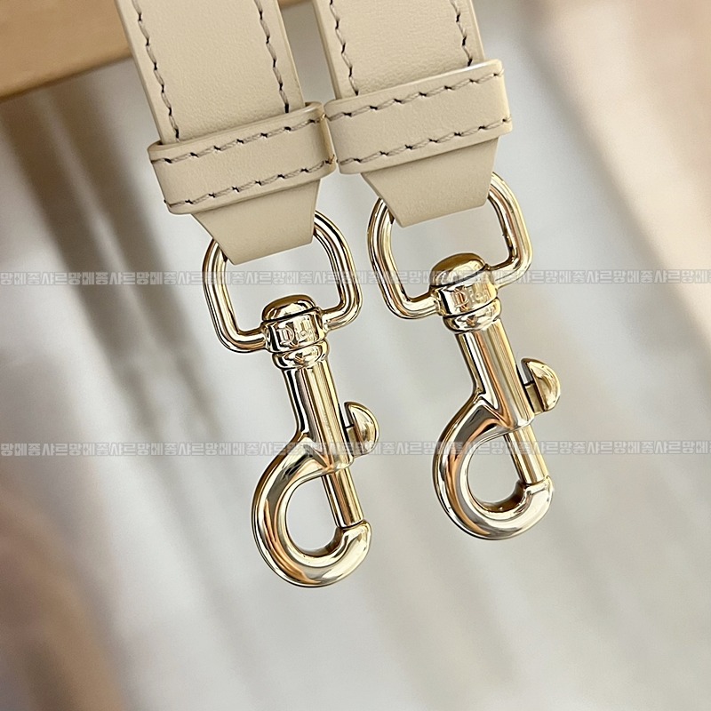 디올북토트백미디움  wsxc1775227793348_5루.jpg