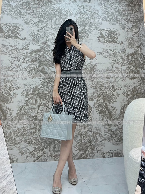 디올북토트백스몰  20260403-150544-014루.jpg