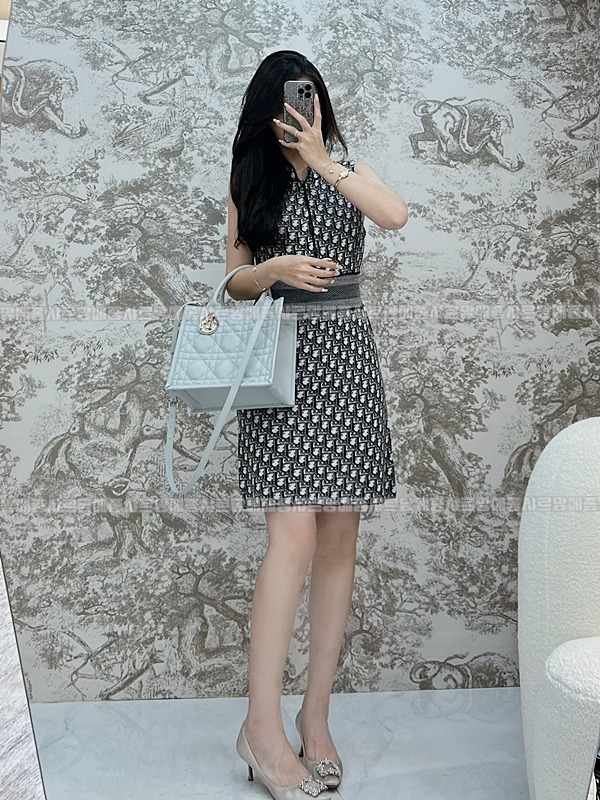 디올북토트백스몰  20260403-150545-017루.jpg