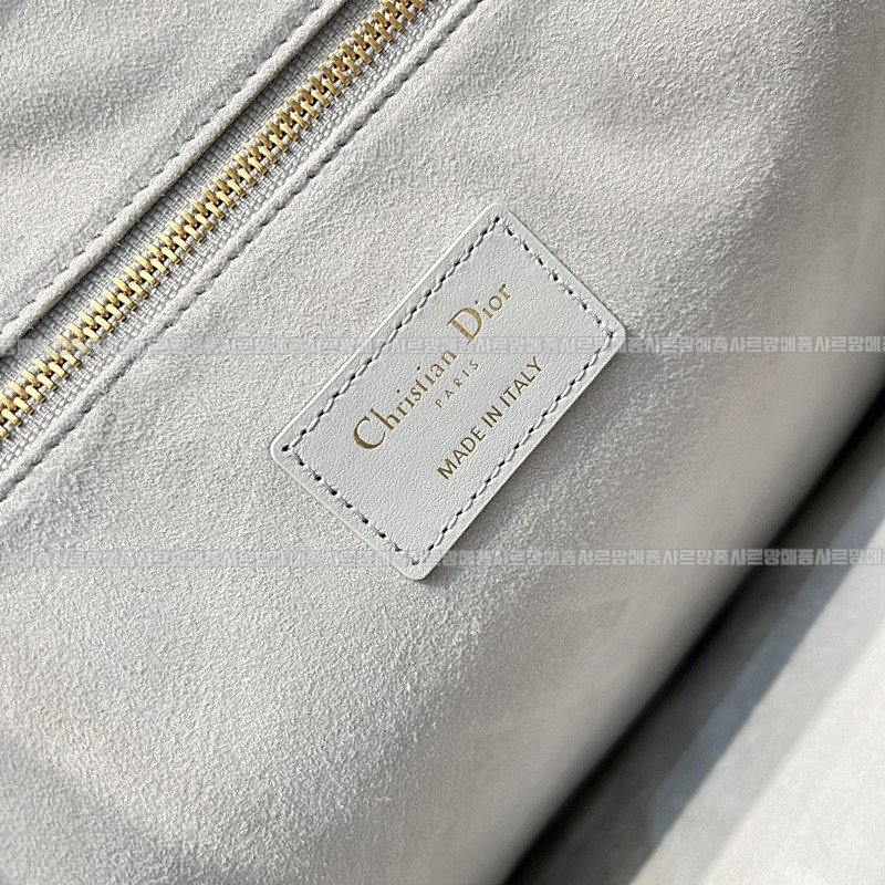 디올북토트백스몰  20260403-150543-008루.jpg