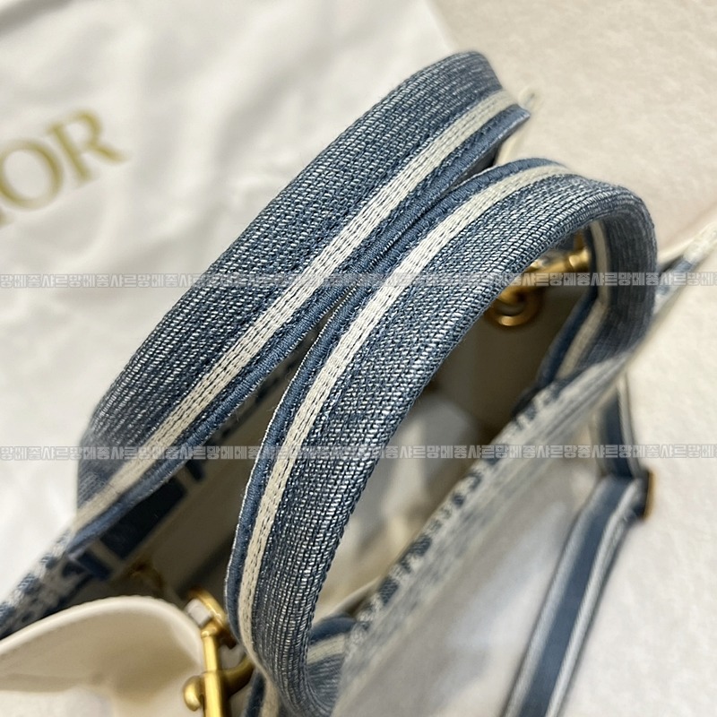 디올북토트백스몰  20260403-151956-010루.jpg