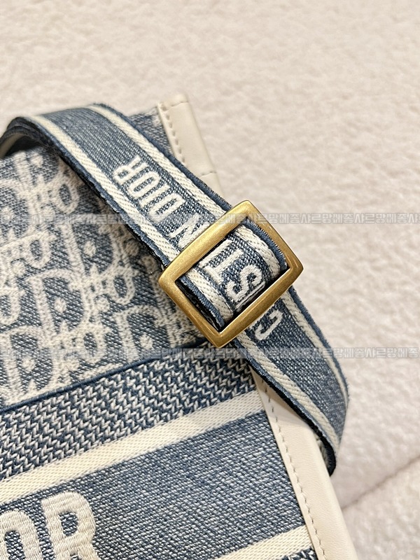 디올북토트백미디움  20260403-152507-010루.jpg