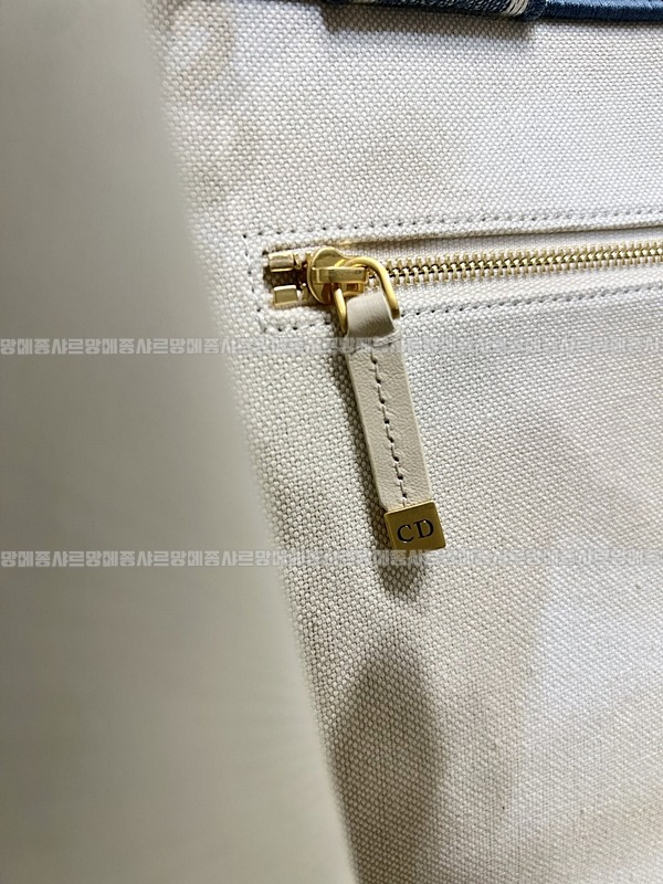 디올북토트백미디움  20260403-152507-012루.jpg