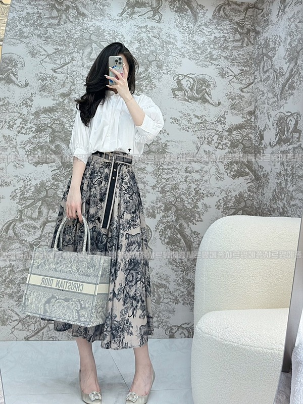 디올북토트백미디움  20260403-152936-016루.jpg