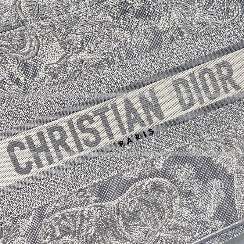 디올북토트백미디움  20260403-152935-004루.jpg