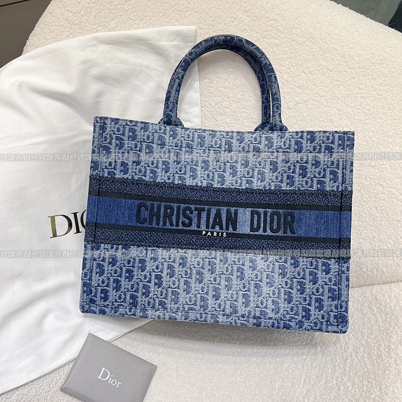 디올북토트백미디움  20260403-153809-001루.jpg