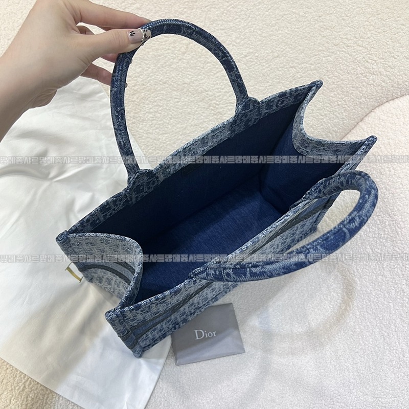 디올북토트백미디움  20260403-153809-005루.jpg