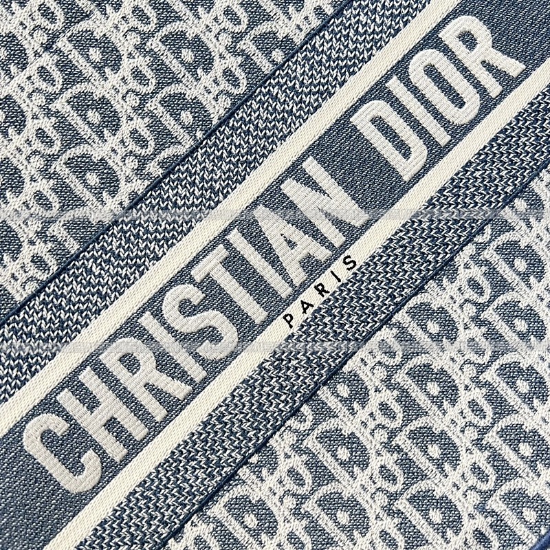 디올북토트백미디움  20260403-154101-005루.jpg