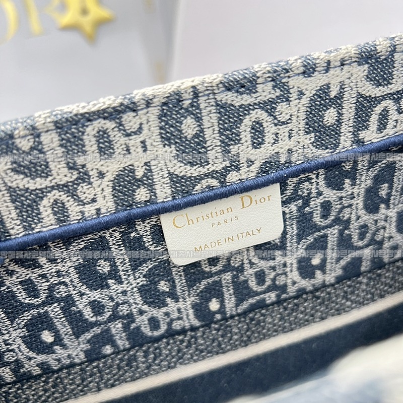 디올북토트백미디움  20260403-154101-008루.jpg