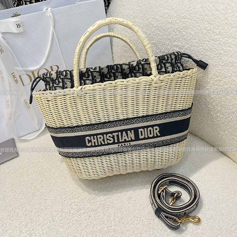 디올라탄바스켓백  20260403-163835-001루.jpg