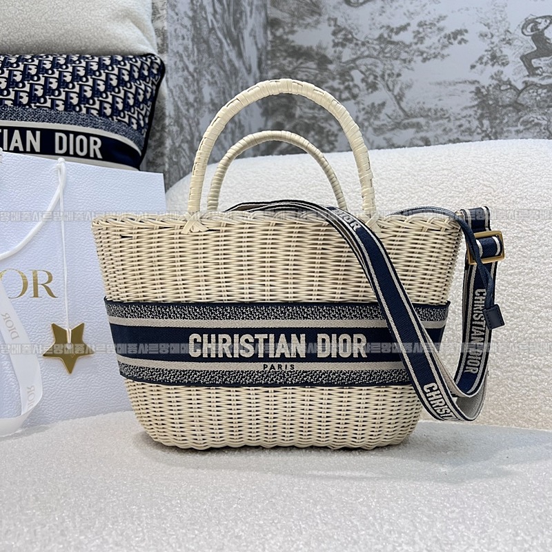 디올라탄바스켓백  20260403-163835-002루.jpg