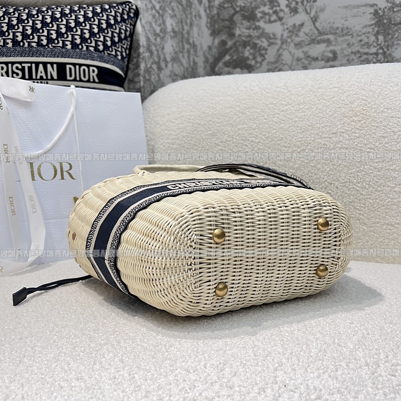 디올라탄바스켓백  20260403-163835-005루.jpg