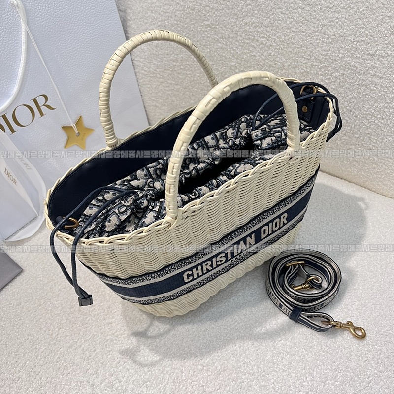 디올라탄바스켓백  20260403-163835-006루.jpg
