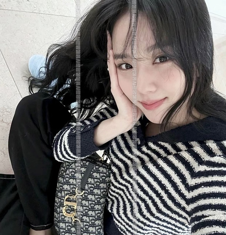 디올오블리크베사체스몰백  20260403-165109-014루.jpg