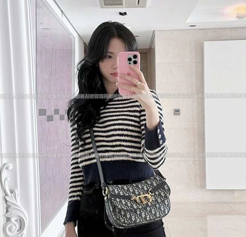 디올오블리크베사체스몰백  20260403-165110-017루.jpg