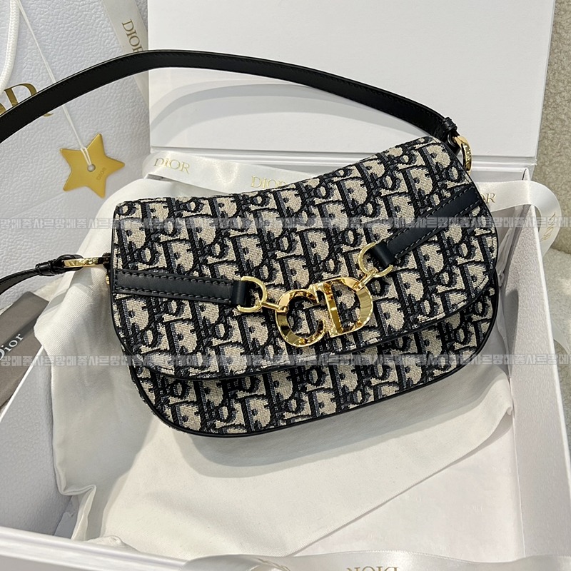 디올오블리크베사체스몰백  20260403-165108-006루.jpg