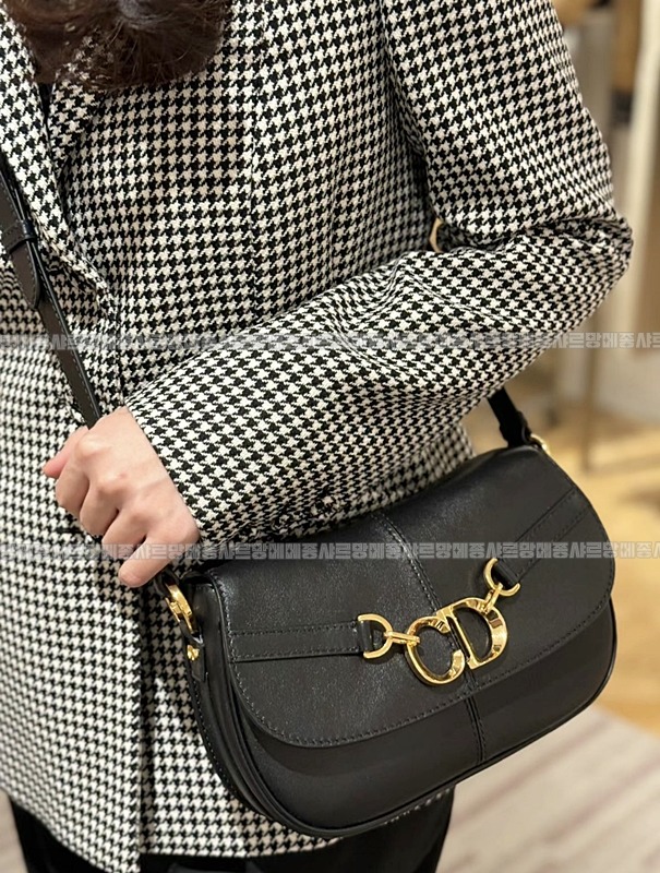 디올오블리크베사체스몰백  20260403-171407-014루.jpg