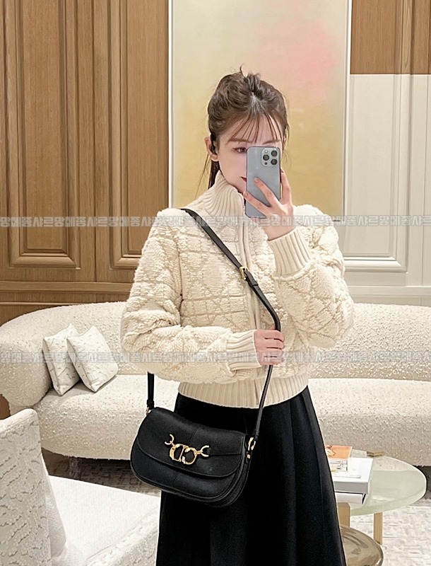 디올오블리크베사체스몰백  20260403-171407-016루.jpg