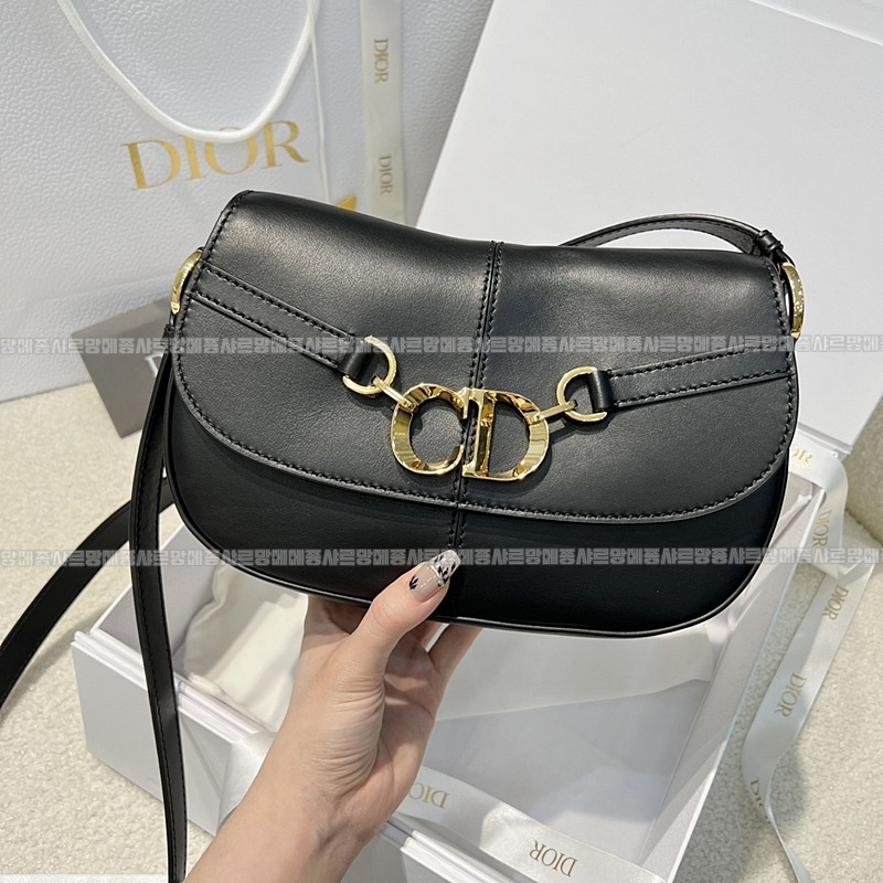 디올오블리크베사체스몰백  20260403-171405-001루.jpg