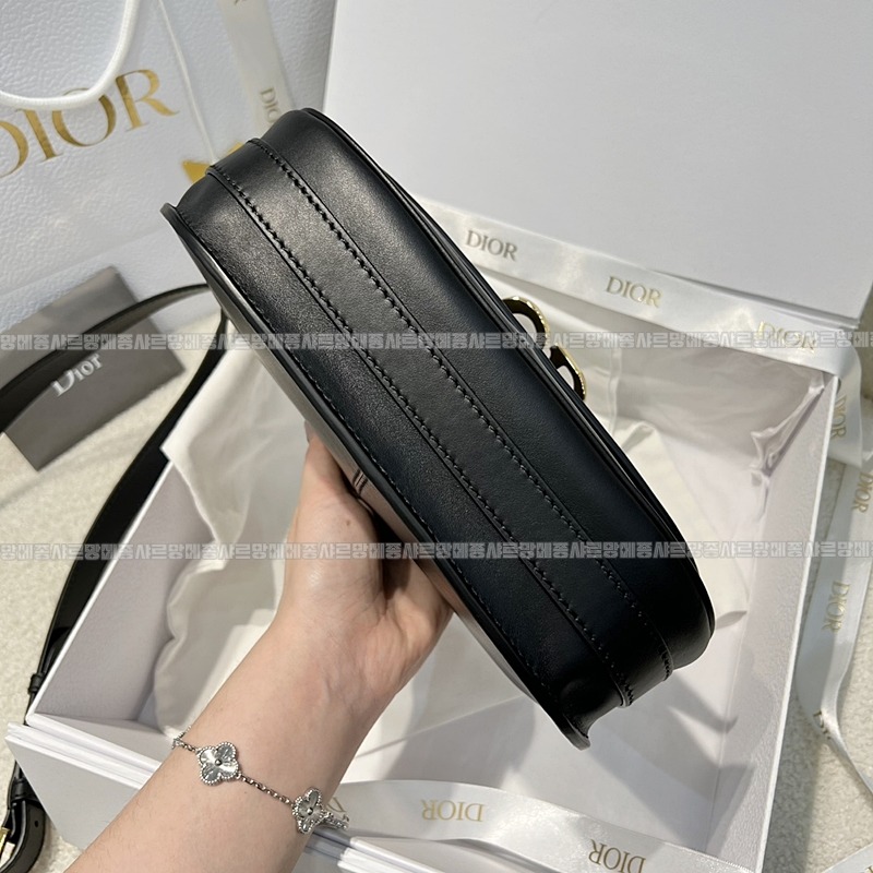 디올오블리크베사체스몰백  20260403-171406-006루.jpg